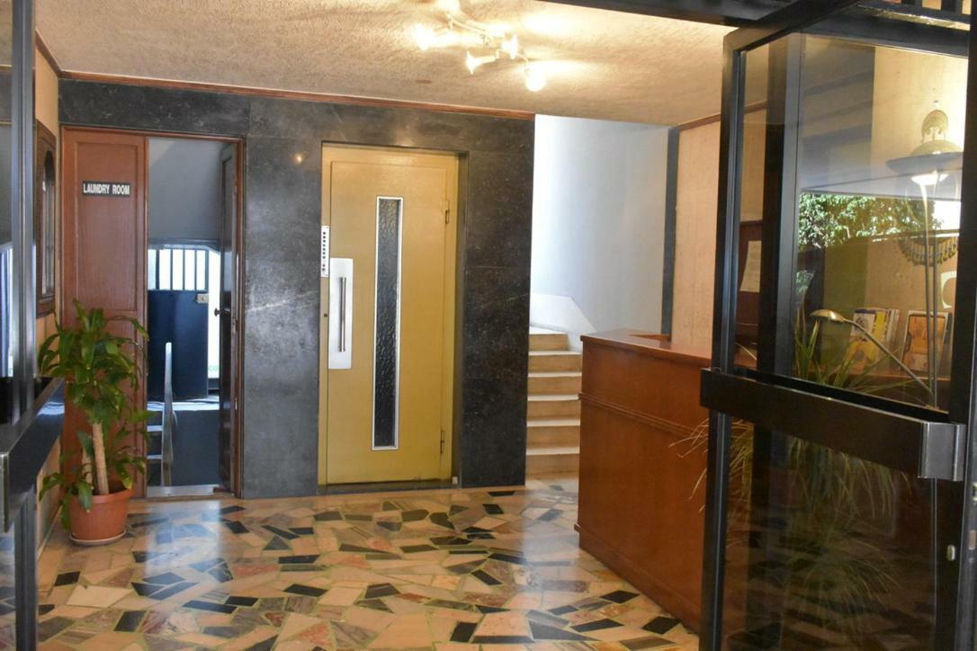 Adonis Furnished Aparthotel *